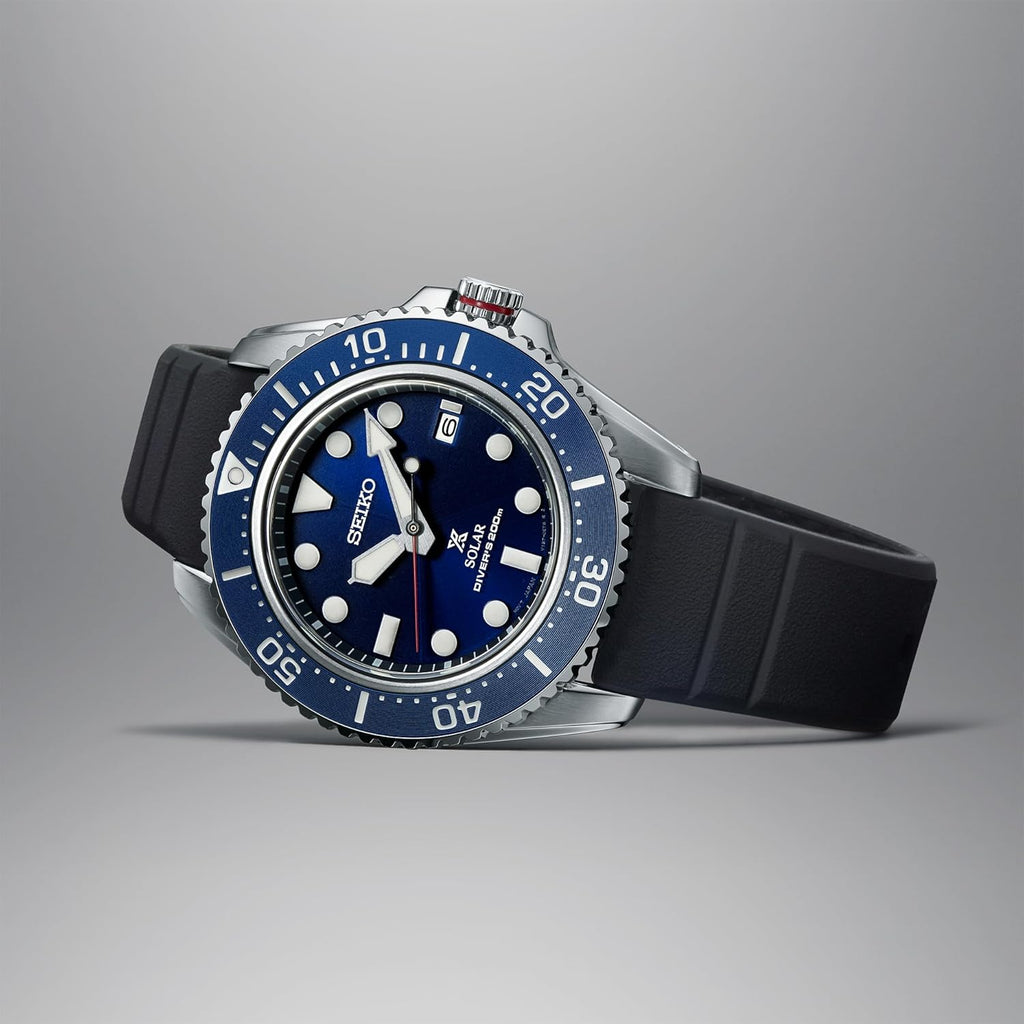 Solar Dive Watch with LumiBrite Hands, Stainless Steel Case, 200M Water Resistant I313
