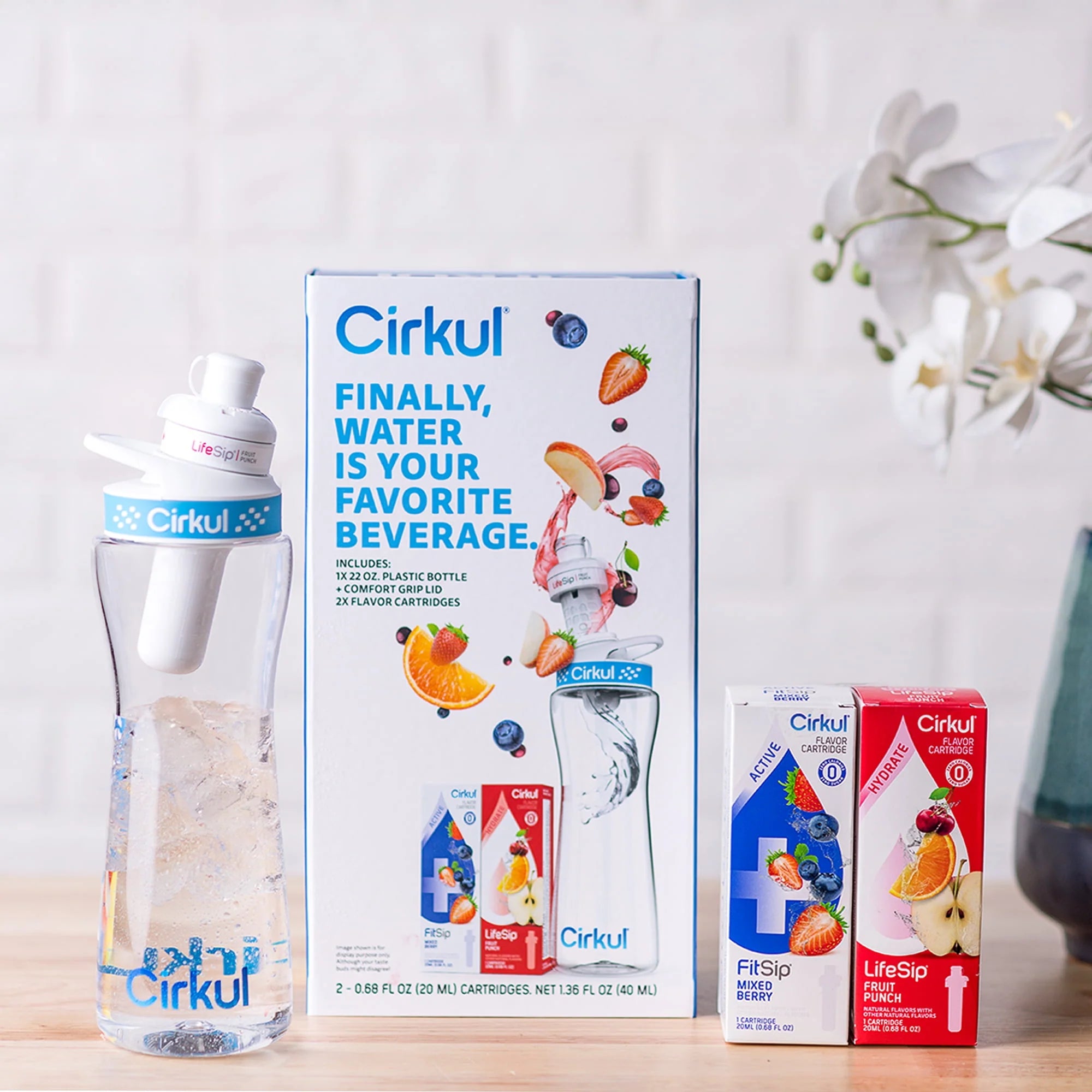 22oz Plastic Water Bottle Starter Kit with Blue Lid and 2 Flavor Cartridges O6655