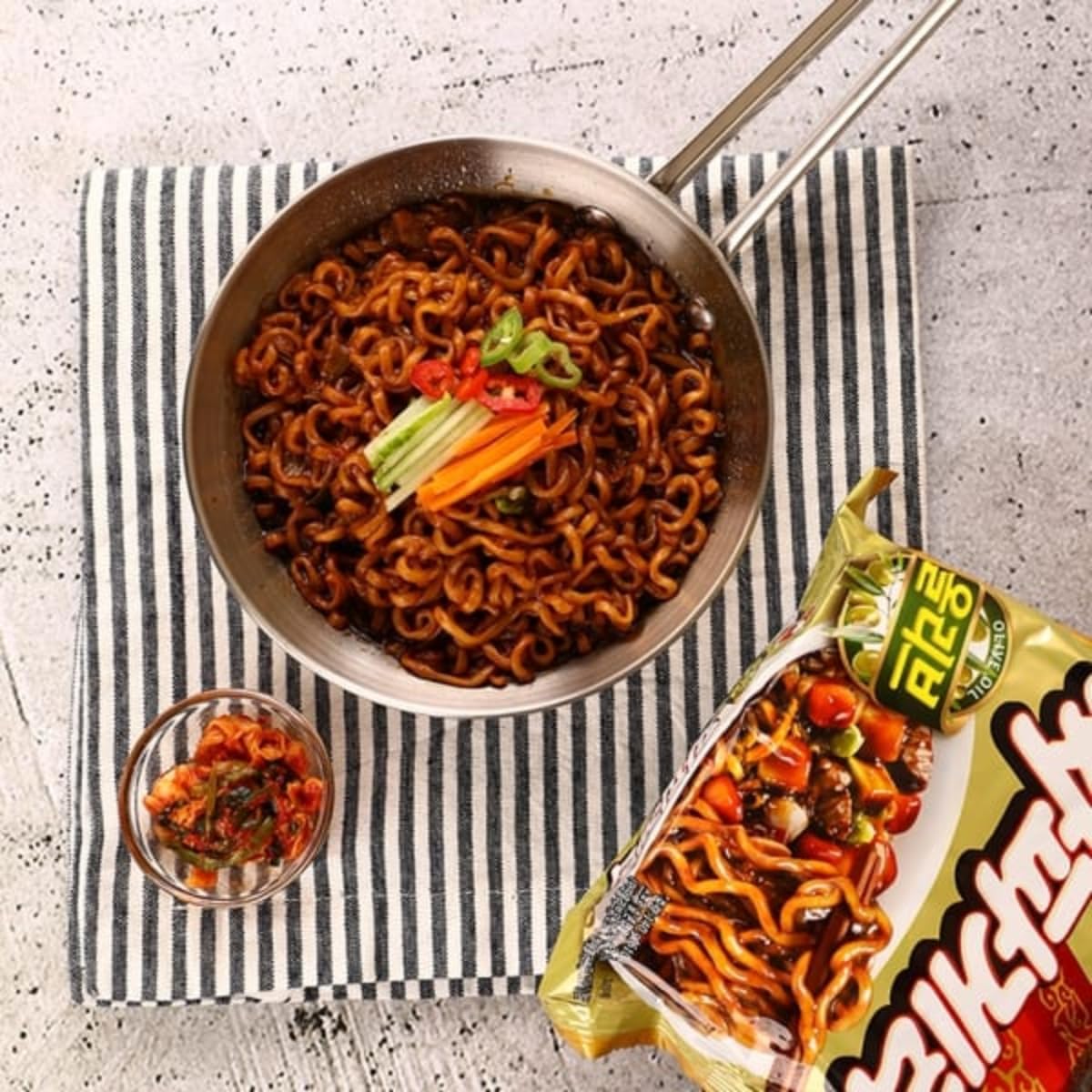4.5 Ounce Pack of 4 Korean Ramen Variety Pack A844