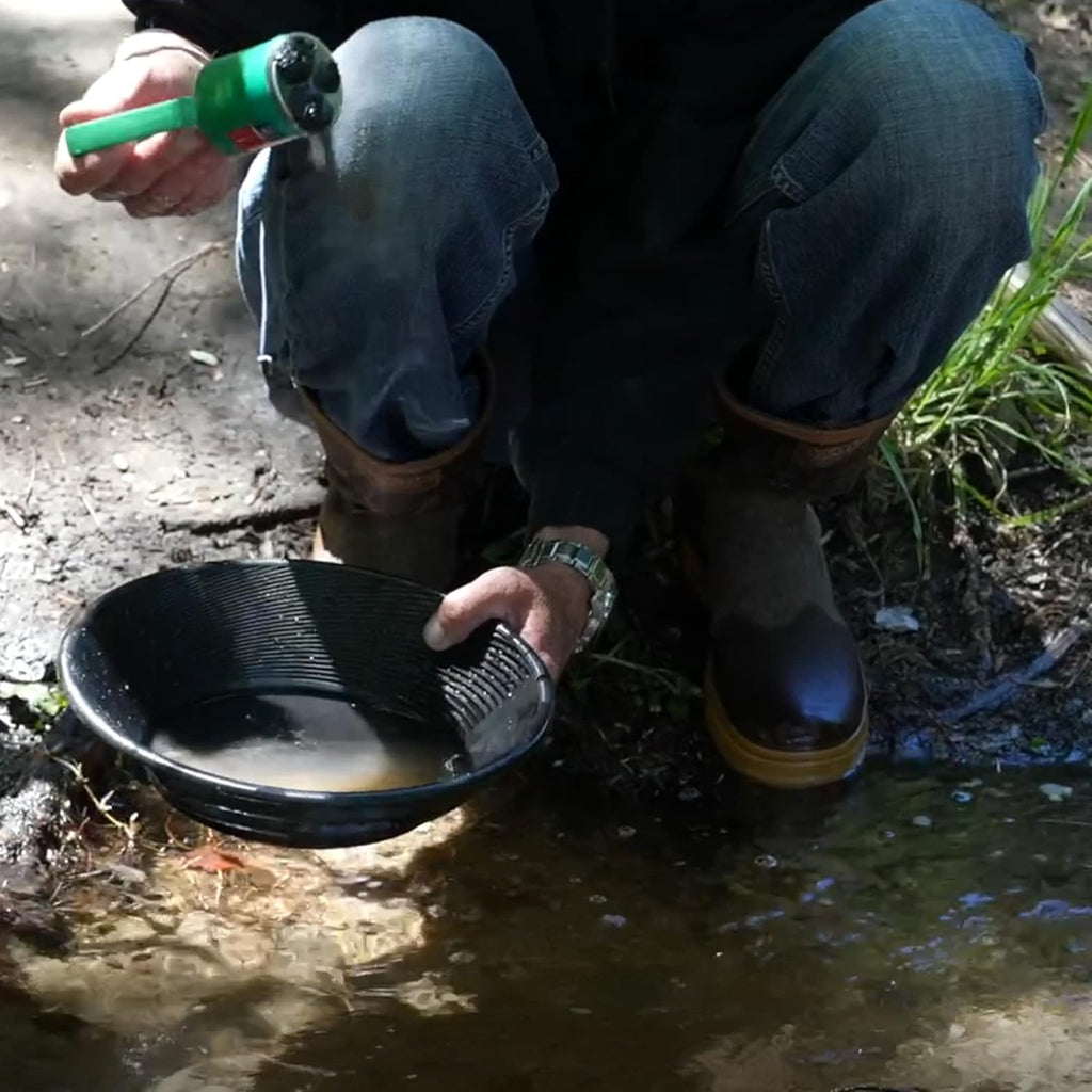Compact Gold Panning Kit with 2 Classifier Sifting Pans (Black) F324793