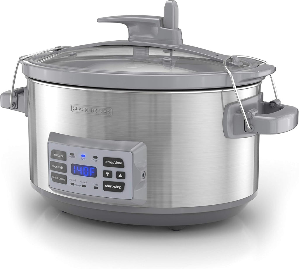 7-Quart Digital Slow Cooker with Locking Lid D12238